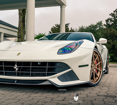 Фото дисков Strasse Wheels SV10-RS Deep Concave FS на Ferrari F12