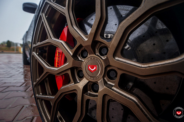 Фото дисков Vossen S17-01 Сатиновая бронза на Ferrari GTC4Lusso