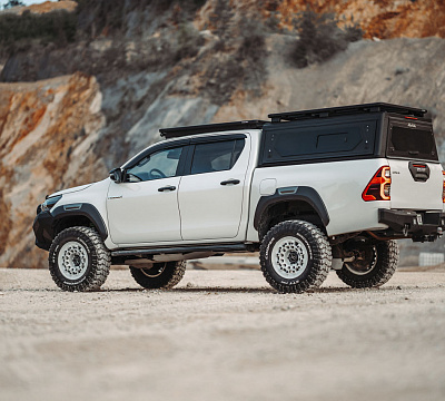 Фото дисков Black Rhino FUJI на Toyota Hilux VIII