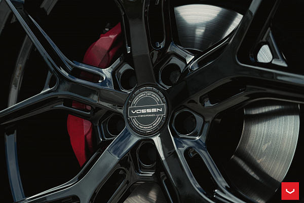 Фото дисков Vossen HF-5 Черный глянец на Audi Q5 (FY)
