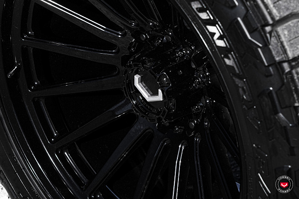 Фото дисков Vossen GNX-01 Черный глянец на GMC Sierra IV