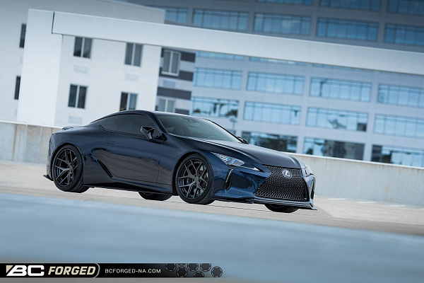 Фото дисков BC Forged HCS21 Глянцевый графит на Lexus LC 500