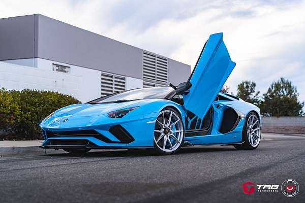 Фото дисков Vossen EVO-2R Глянцевый лак на Lamborghini Aventador
