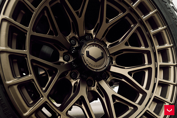 Фото дисков Vossen HFX-1 (8-Lug) Сатиновая бронза на Chevrolet Silverado IV
