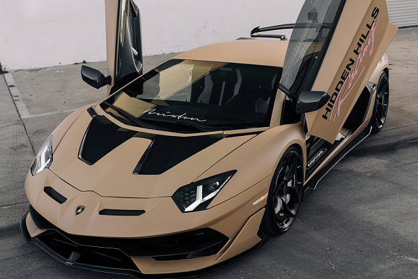 Фото дисков Brixton Forged NC01-R Черный сатин на Lamborghini Aventador