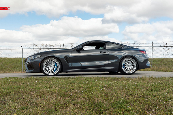 Фото дисков Anrky S3-X1 Глянцевый лак на BMW 8/M8