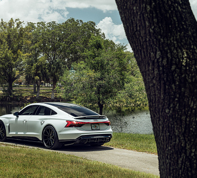 Фото дисков Vossen VFS-1 на Audi E-tron GT