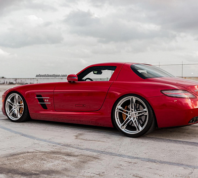 Фото дисков HRE P207 на Mercedes-Benz SLS AMG