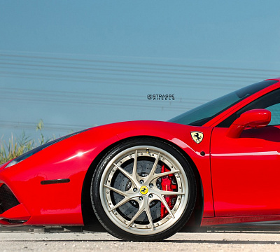 Фото дисков Strasse Wheels SM5RT Deep Concave FS на Ferrari 488
