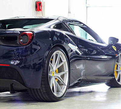 Фото дисков HRE P101 на Ferrari 488
