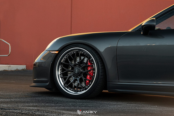 Фото дисков Anrky RS1 Черный глянец на Porsche 911 VII