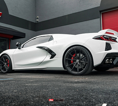 Фото дисков HRE P104SC на Chevrolet Corvette C8
