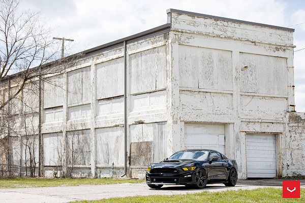 Фото дисков Vossen HF-1 Сатиновый графит на Ford Mustang VI