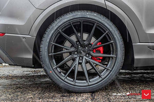 Фото дисков Vossen HF-4T Черный глянец на Audi Q8