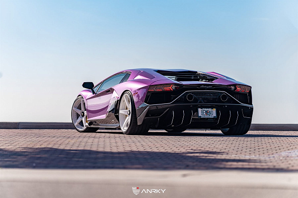 Фото дисков Anrky RS5.3 Белый глянец на Lamborghini Aventador