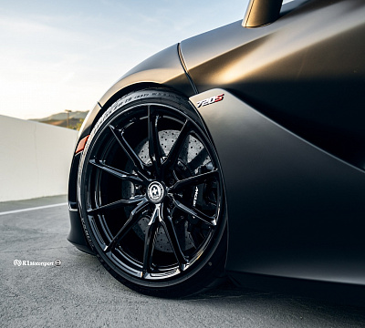 Фото дисков HRE P104SC на McLaren 720S