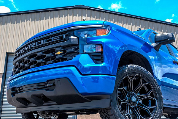 Фото дисков 4PLAY 4P83 Черный глянец на Chevrolet Silverado IV