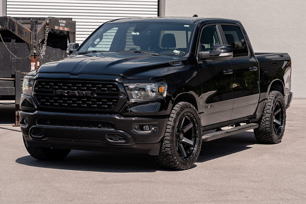 Фото дисков 4PLAY 4P63 Черный глянец на Ram 1500 V