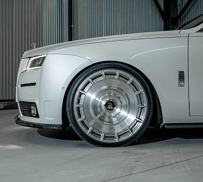 Фото дисков Vossen UV-7 на Rolls-Royce Ghost II