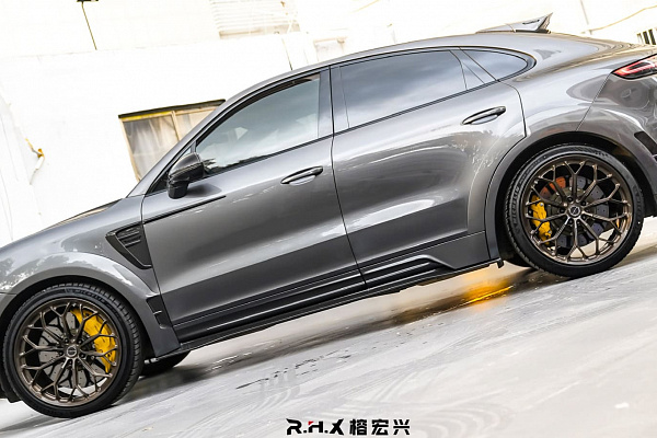 Фото дисков Brixton Forged CM6-RS Глянцевый темный лак на Porsche Cayenne III