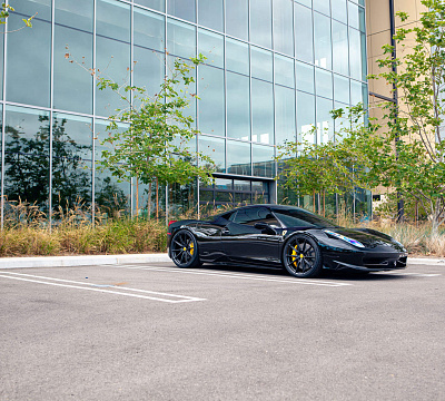 Фото дисков HRE P104SC на Ferrari 458