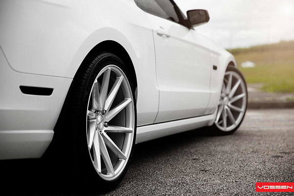 Фото дисков Vossen CVT Серебро на Ford Mustang V