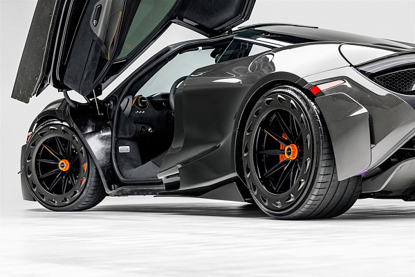 Фото дисков Brixton Forged R11-R Aerotech Черный сатин на McLaren 720S
