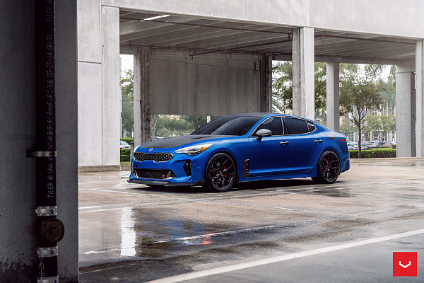 Фото дисков Vossen HF-5 Черный глянец на Kia Stinger