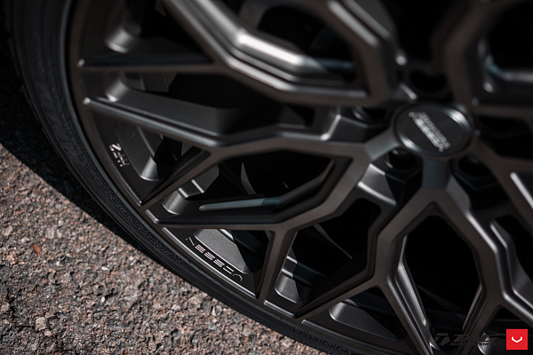 Фото дисков Vossen HF-2 Сатиновый графит на Audi Q7 (4M)