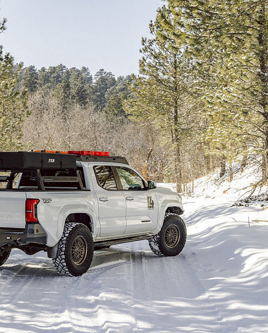 Фото дисков TALEO Сатиновая бронза на  Toyota Tacoma IV