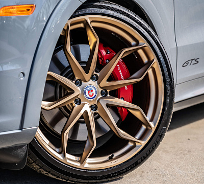 Фото дисков HRE P201 на Porsche Cayenne III