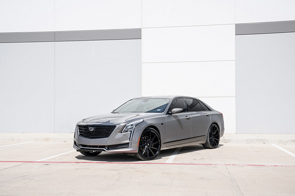 Фото дисков Savini BM15 Черный глянец на Cadillac CT5