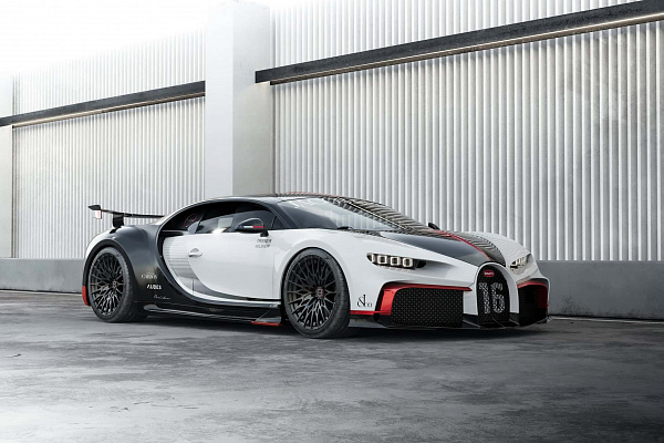 Фото дисков Brixton Forged HS1 Черный глянец на Bugatti Chiron