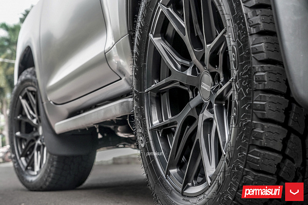 Фото дисков Vossen HF6-4 Черный сатин на Toyota Land Cruiser Prado 150