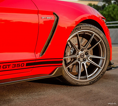 Фото дисков HRE FF04 на Ford Mustang VI