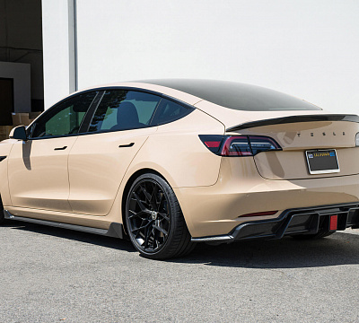 Фото дисков HRE FF10 на Tesla Model 3