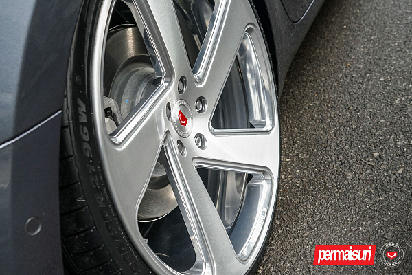 Фото дисков Vossen CG-210T Глянцевый лак на Tesla Model 3