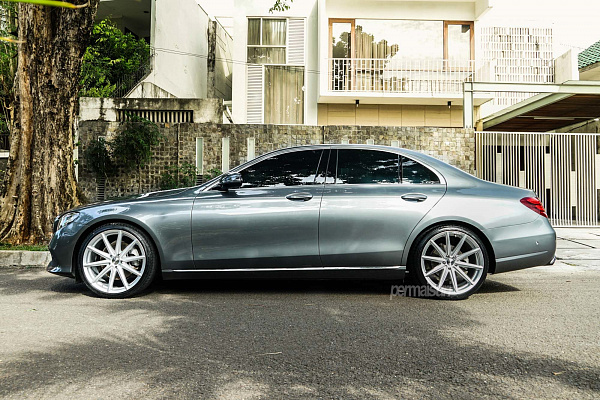 Фото дисков Vossen VFS-10 Серебро на Mercedes-Benz E-Class (W213, S213, C238)
