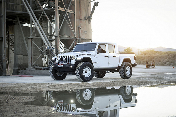 Фото дисков Black Rhino AXLE Белый сатин на Jeep Gladiator II (JT)