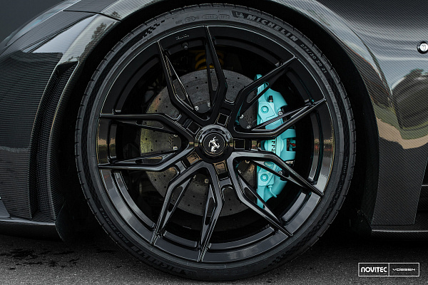 Фото дисков NOVITEC NF11 Черный глянец на Ferrari 812
