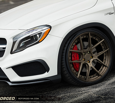 Фото дисков BC Forged HCA381 на Mercedes-Benz GLA (X156)