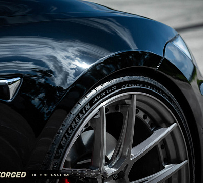 Фото дисков BC Forged HCA381 на Tesla Model S