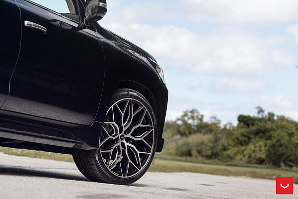 Фото дисков Vossen HF-2 Алмазная проточка на Lexus LX III