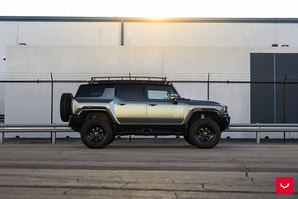 Фото дисков Vossen HFX-1 (8-Lug) Черный глянец на GMC Hummer EV