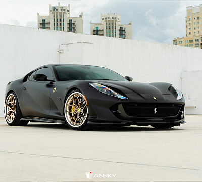 Фото дисков Anrky S3-X4 на Ferrari 812