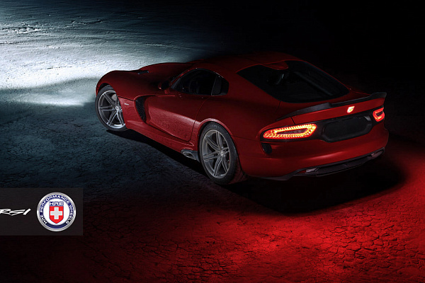 Фото дисков HRE P106 Сатиновый тонированный лак на Dodge Viper