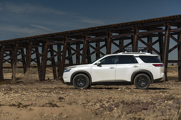 Фото дисков Black Rhino ALSTON Черный сатин на Nissan Pathfinder V