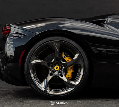 Фото дисков Anrky XR-205 на Ferrari SF90
