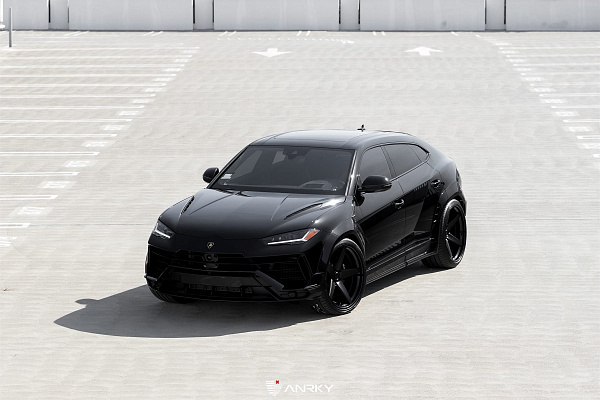 Фото дисков Anrky RS5.3 Черный сатин на Lamborghini Urus
