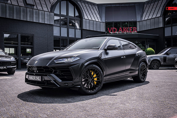 Фото дисков Anrky AN10 Черный глянец на Lamborghini Urus